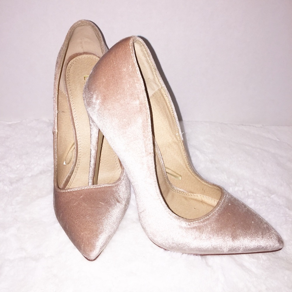 Velvet Mauve Heels Size (8)
